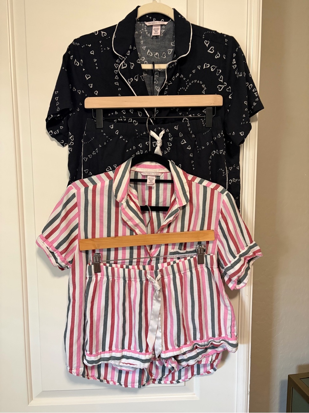 🖤💕4 piece bundle💕🖤Victoria's Secret Feminine Heart & Stripes Pajama Sets🪽💘